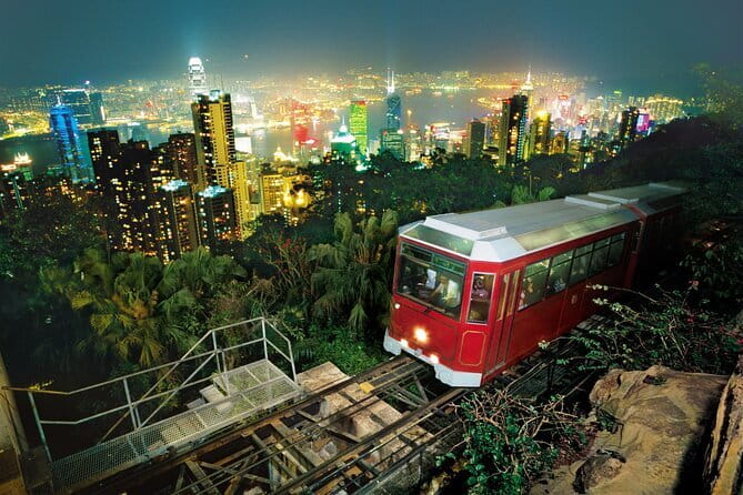 Deluxe Hong Kong City Tour using Mercedes-Benz V-Class Car+ Guide - Who will get the most from this evening?