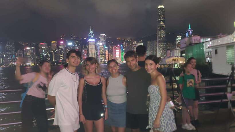 Deluxe Hong Kong City Tour with English Guide - Golden Bauhinia Square and Hong Kong’s public symbols