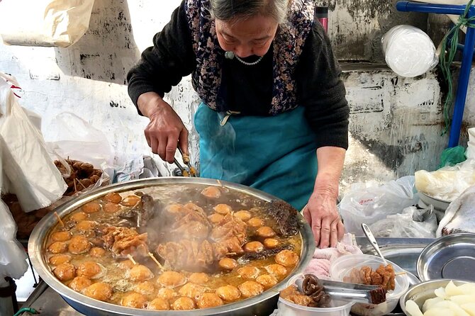 Discovery more Guangzhou evening foodie tour with locals - Following the food trail through local back streets