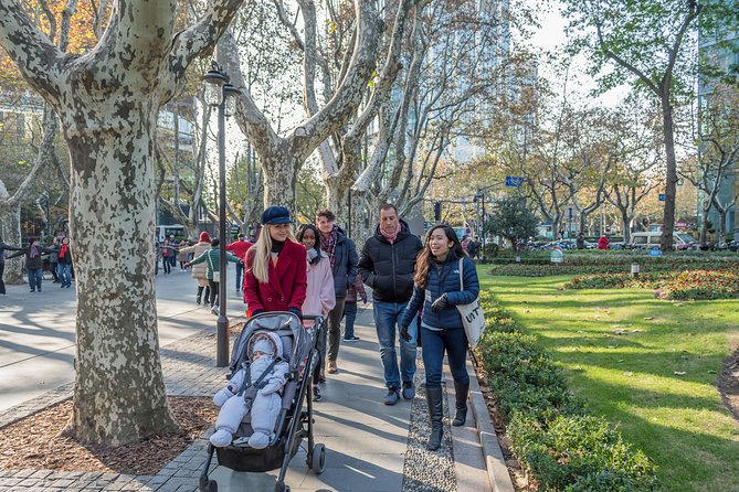 Eat Like a Local: Street Breakfast Tour in Shanghai - Starting among tai chi and water calligraphy at Xiangyang Park