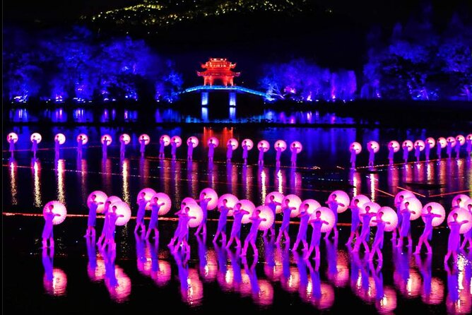 Enduring Memories of Hangzhou West Lake Show VIP Ticket with Private Transfer - Weather, clothing, and seasonal planning