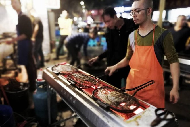Evening Foodie Adventure in Chengdu the Land of Plenty - A back-alley hunt for beef cake