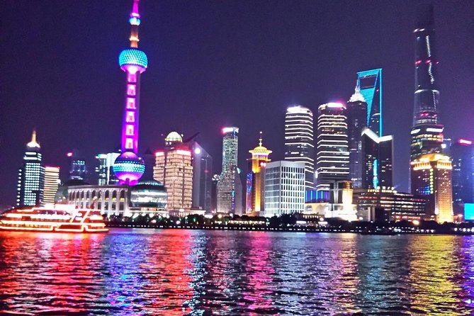 Evening Thai Dinner and Huangpu River Cruise in Shanghai - Who should book this evening?