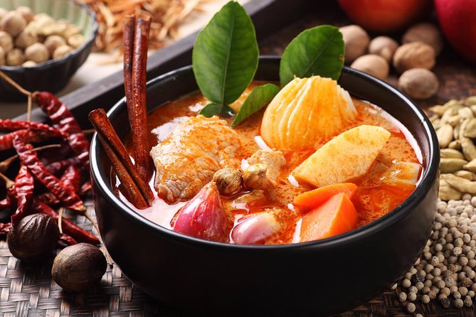 Evening Thai Dinner and Huangpu River Cruise in Shanghai - Dinner in the Former French Concession