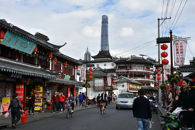 Explore Shanghai Ancient Downtown with Authentic Local Food - Starting near Dabaishu Station and Luxun Park