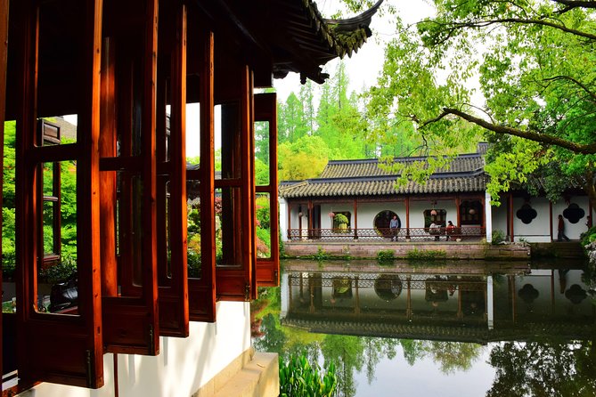 Flexible Hangzhou Private Day Tour with Lunch - Lingyin Temple and the Feilai Feng grottoes