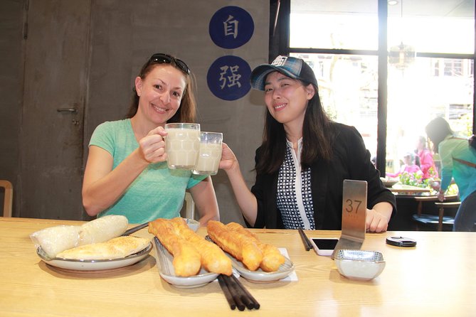 Flexible Private Shanghai Layover Tour - Meeting your guide after landing