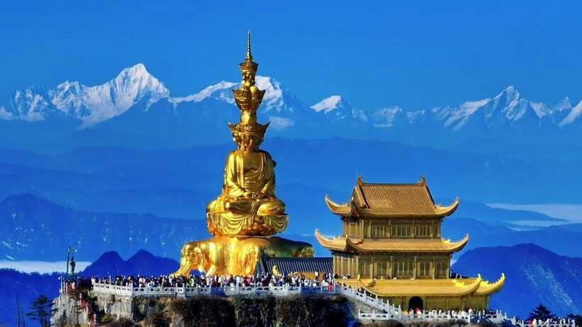 From Chengdu: Mount Emei Day Trip with Golden Summit Visit - What the guide adds, and what to watch for
