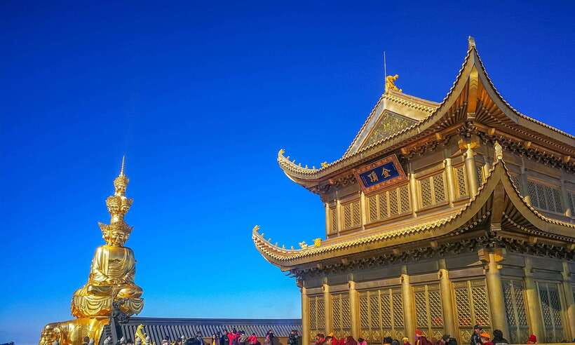 From Chengdu: Mount Emei Day Trip with Golden Summit Visit - Leaving Chengdu in a private vehicle