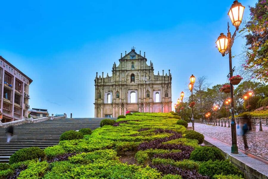 From Hong Kong: Macau Day Tour with R/T Ferry, Lunch, Pickup - The one-hour Turbojet crossing