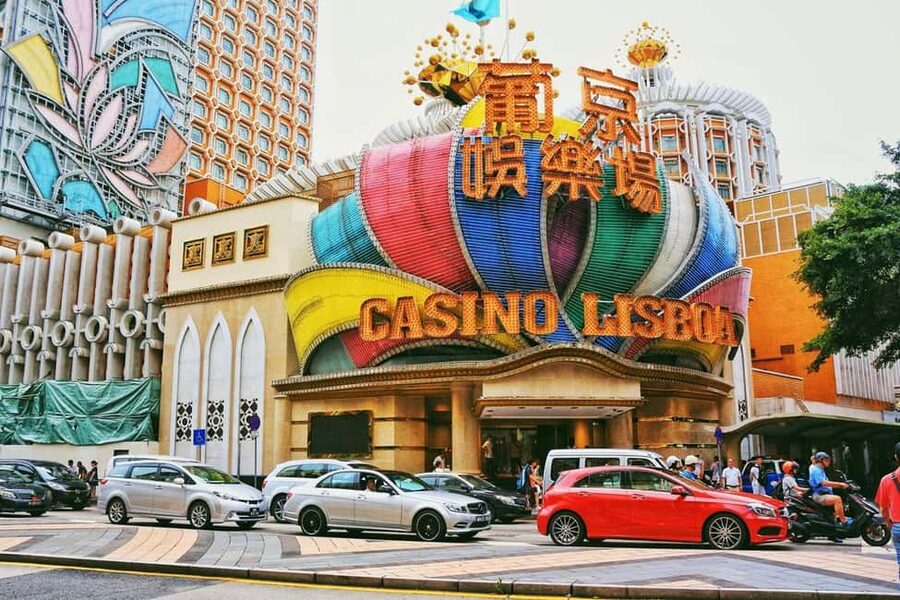 From Hong Kong: Macau Day Tour with R/T Ferry, Lunch, Pickup - Lunch, transfers, and the value of the package
