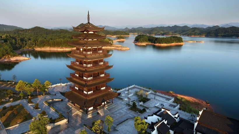 From Shanghai: Hangzhou Private Day Trip by Bullet Train - West Lake, Hangzhou’s scenic heart