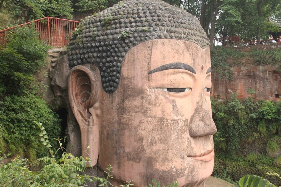 Full-Day Tour of Leshan's Giant Buddha from Chengdu - What the $173 price really buys