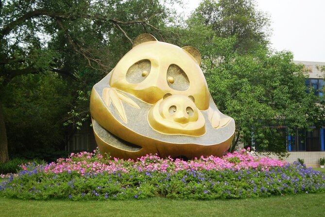 Giant Panda and Leshan Buddha Day Trip from Chengdu - Meeting the Leshan Giant Buddha at Linyun Temple
