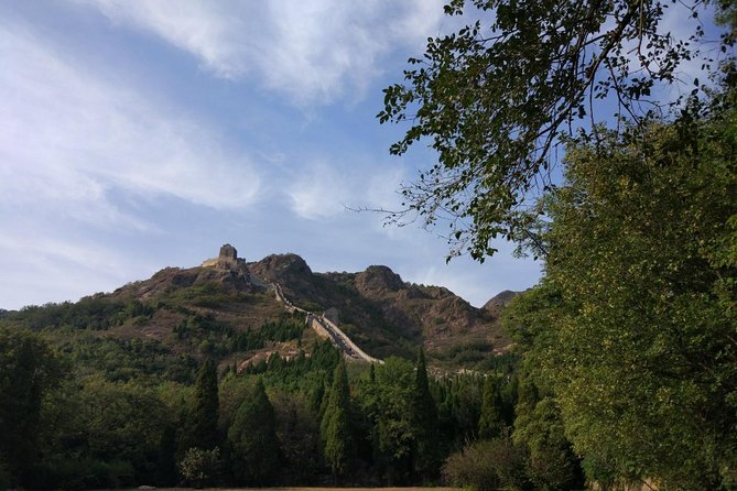 Great Wall Origins: Beijing Bullet Train to Qinghuangdao Private Day Trip - Lunch and the old town around the pass