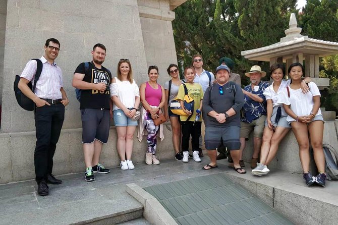 Group Bus Tour to Terracotta Warriors with Hotel Pickup & Lunch - The 8:00 am pickup and shared bus ride