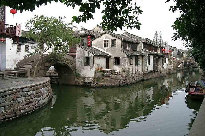 Group Day Tour in Suzhou and Zhouzhuang from Shanghai - A local lunch between the sightseeing stops