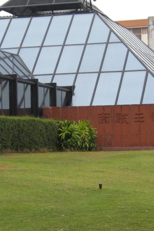 Guangzhou Day Tour By Metro & Boat - Inside the Nanyue King’s original tomb