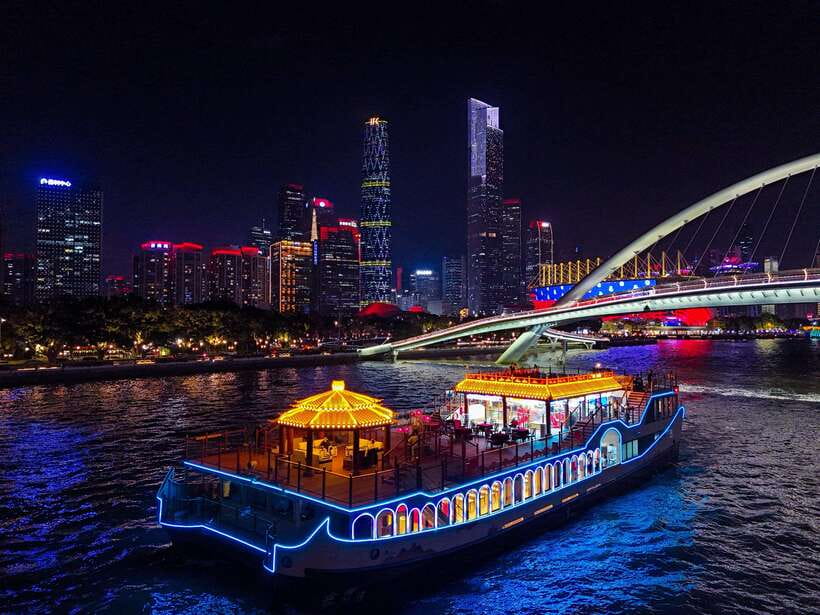 Guangzhou: Roundtrip Cruise Night View from Canton Tower - Fortune Wharf, 300 meters from Canton Tower