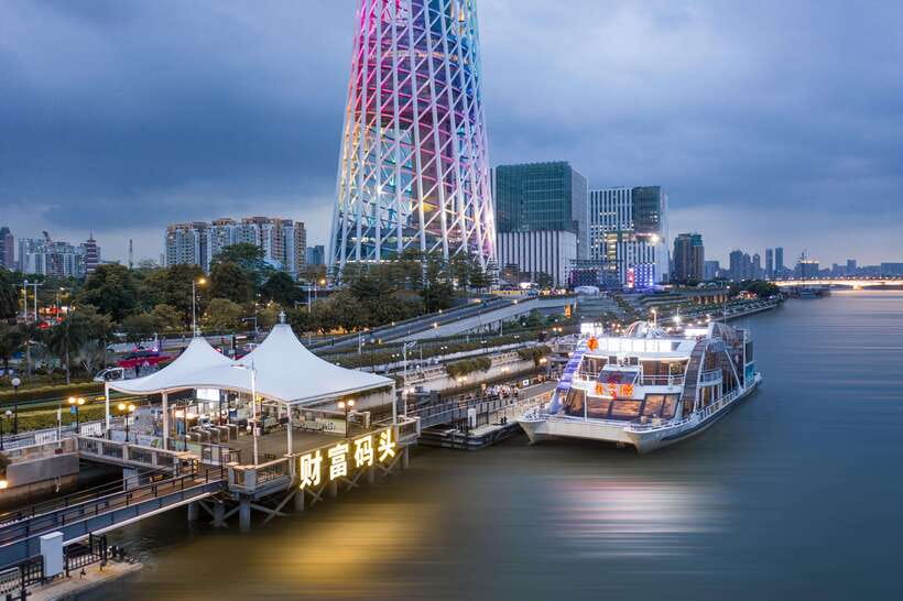 Guangzhou: Roundtrip Cruise Night View from Canton Tower - A closer look at the three cruise ships
