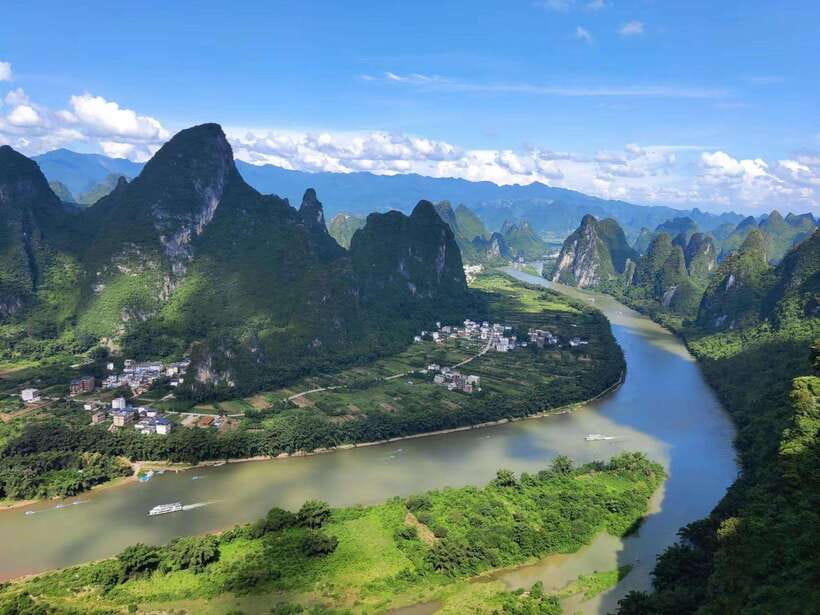 Guilin:1-Day Yangshuo bird's eye view mountains private tour - Moon Hill as a flexible photo stop