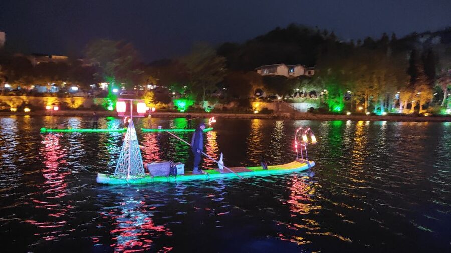 Guilin: Four Lakes Night Cruise with Round-trip Transfer - The Four Lakes route and its night scenes