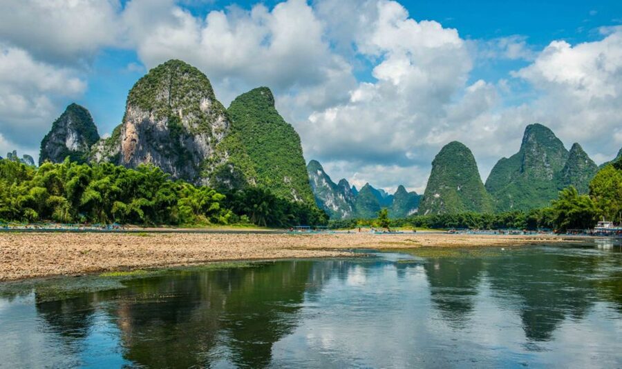 Guilin Highlight Sightseeing Private Day City Tour - What the private vehicle and guide add