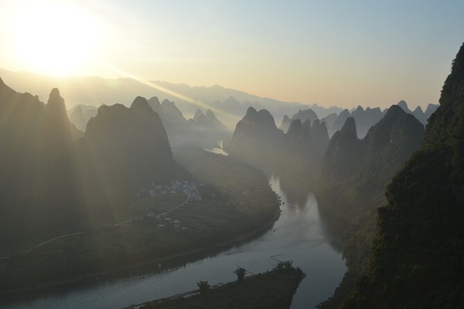 Guilin Highlights Tour Li River to Yangshuo and Xianggong Hill - Choosing between the three-star and four-star boat