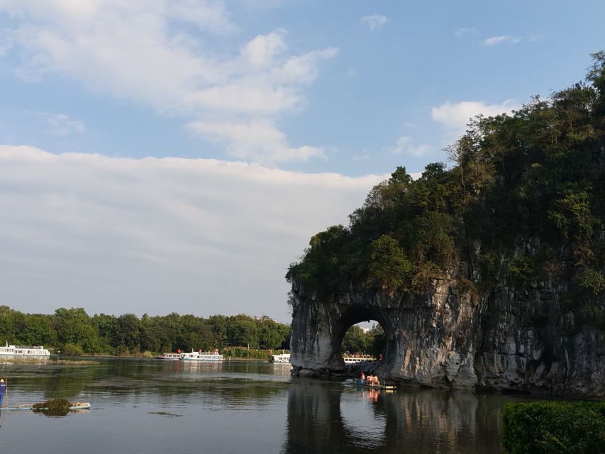 Guilin: Private Full-Day City Tour with Fubo Hill - Food, timing, and what to bring