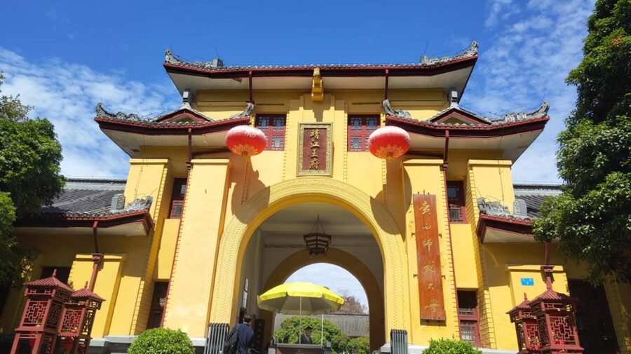 Guilin: Private Full-Day City Tour with Fubo Hill - What the $87 price really buys