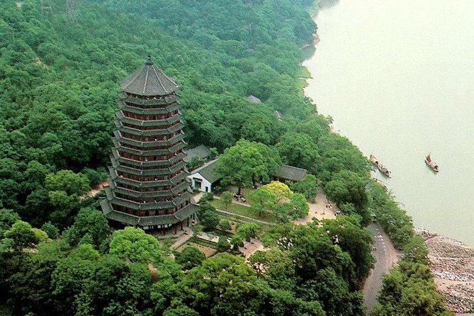 Hangzhou: Heaven on Earth Day Trip from Shanghai including West Lake Cruise - The West Lake cruise