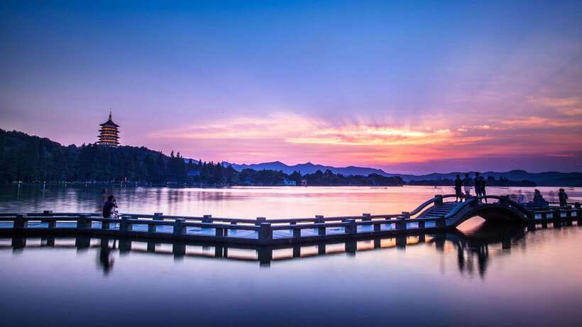 Hangzhou:Luxury West Lake Cruise+Santan Yinyue Island Ticket - What the luxury cruise is really like