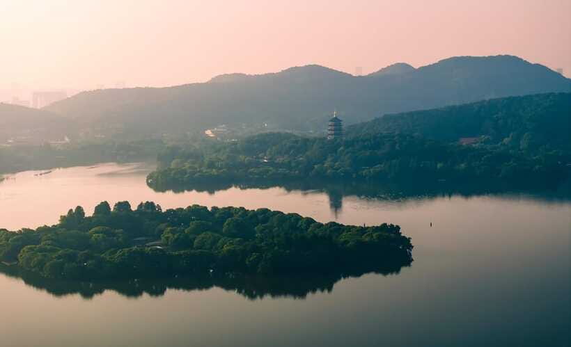 Hangzhou:Luxury West Lake Cruise+Santan Yinyue Island Ticket - Is $19 good value?