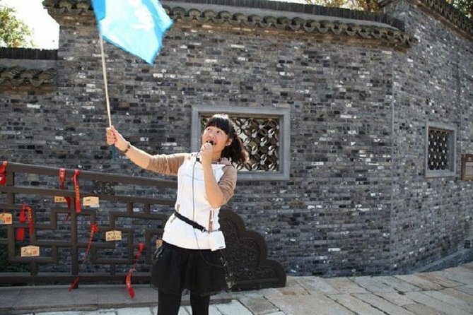 Hangzhou Private Tour Guide Service - Meeting your guide at a hotel or train station