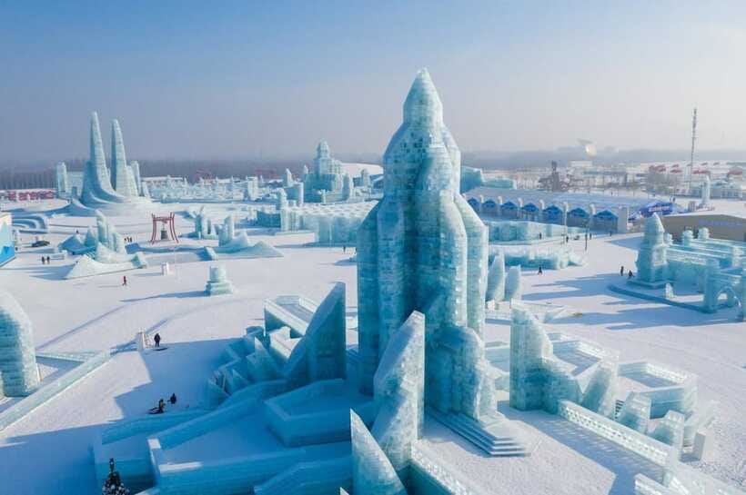 Harbin Ice and Snow Fairyland Private Day Tour - The value of a private car in minus 30 C weather