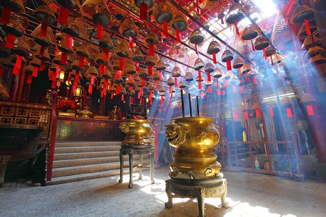 Highlights & Hidden Gems With Locals: Best of Hong Kong Private Tour - Key points at a glance