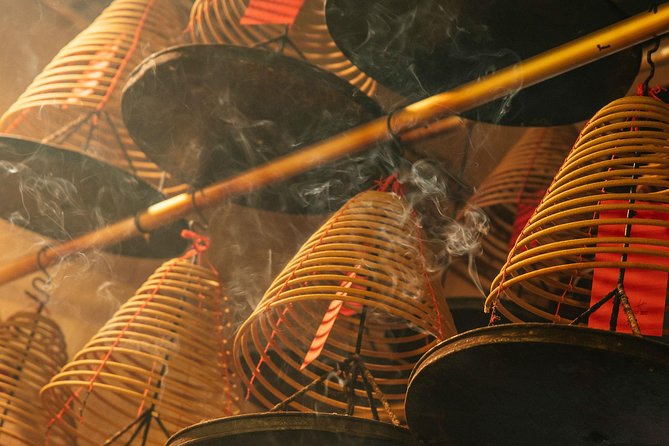 Highlights & Hidden Gems With Locals: Best of Hong Kong Private Tour - Starting in Sheung Wan, where old Hong Kong still works