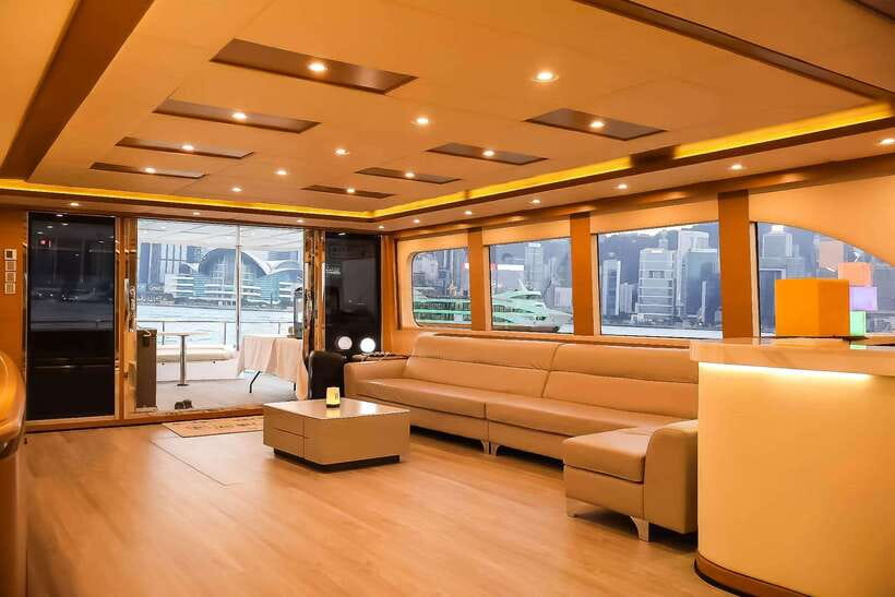 HK: Victoria Harbor Tour & Symphony of Lights (Free Drinks) - Key points at a glance