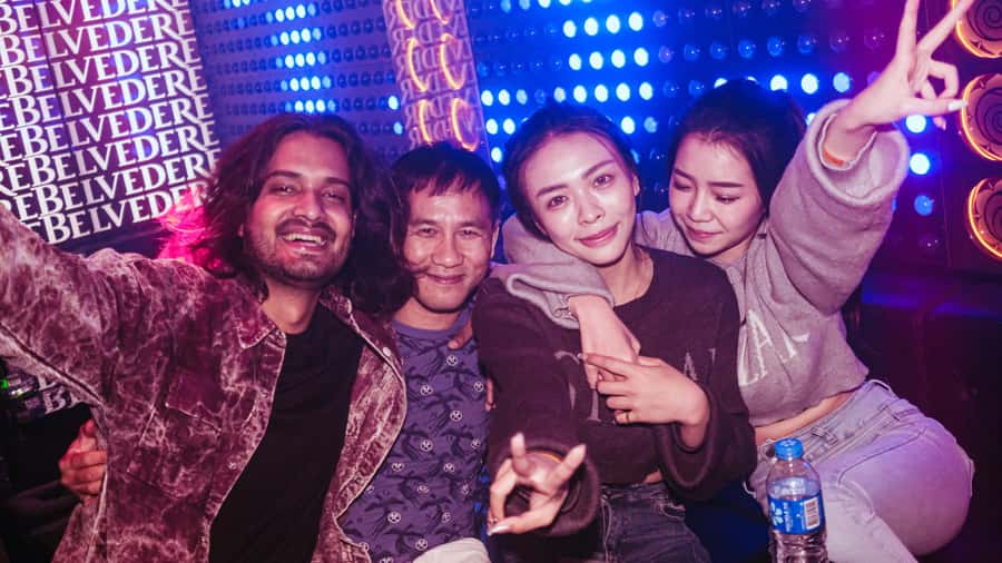 Hong Kong: 3-Hour Lan Kwai Fong Pub Crawl - The first three bars: shots, deals, and changing company