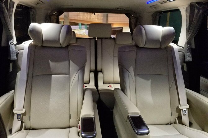 Hong Kong Airport Transfer Luxury MPV - Why Flight Tracking Makes a Difference