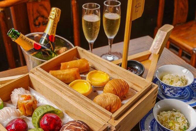 Hong Kong 'Aqua Luna' Dim Sum Cruise - What the Aqua Luna experience is really about