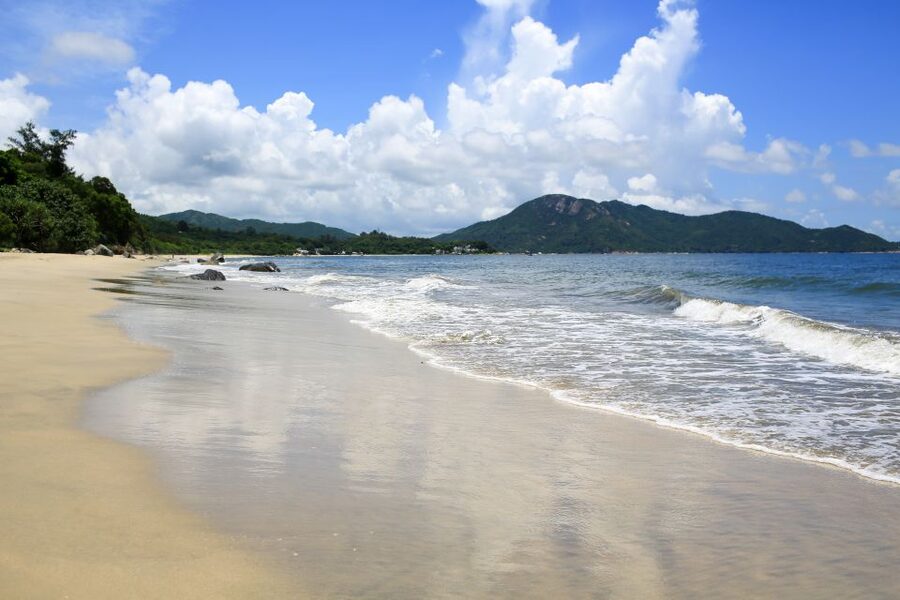 Hong Kong: Boat and NP360 Cable Car or Tai O Day Pass - Take the Tai O boat excursion