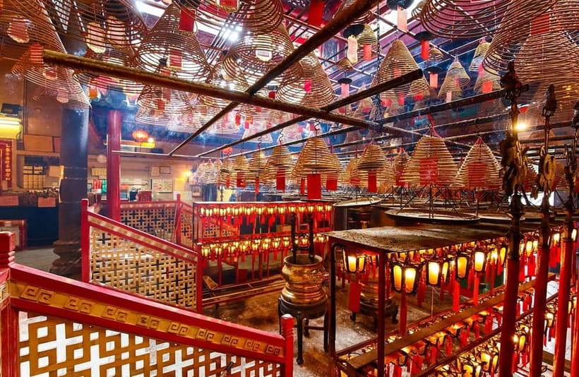 Hong Kong Day Tour: Priority Peak Tram, City Walk & Dim Sum - Tim Ho Wan turns sightseeing into a proper meal