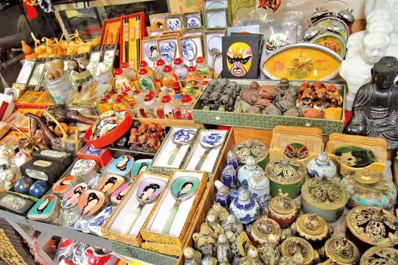 Hong Kong Day Tour: Priority Peak Tram, City Walk & Dim Sum - What the $74 price really buys you