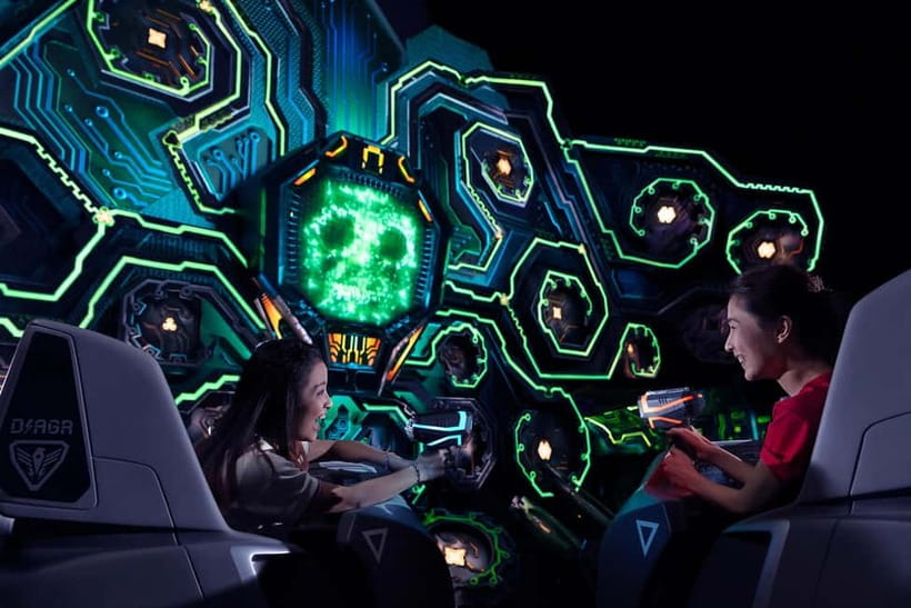 Hong Kong Disneyland: Non-Stop 2-Day Fun Ticket - Seasonal Christmas entertainment