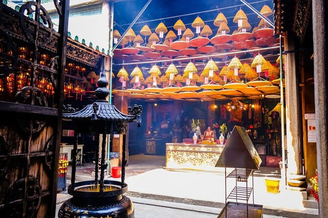 Hong Kong: Kowloon Street Market & Food Culture Walking Tour - Why this Kowloon food walk feels different