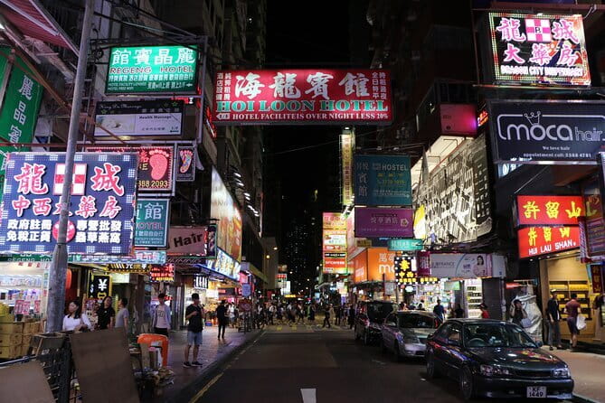 Hong Kong: Kowloon Street Market & Food Culture Walking Tour - Walnut cookies and memory at Ki Tsui Cake Shop