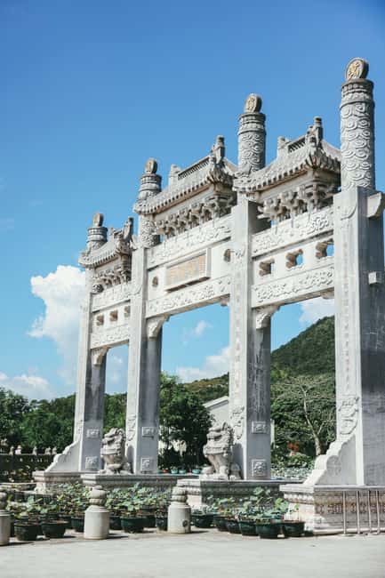 Hong Kong: Lantau Private Coach, Tai O & Big Buddha Tour - The coach ride to Tai O