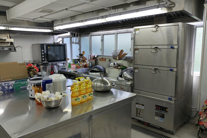 Hong Kong Market Walking Tour & Chinese Cooking Class - From Ngau Tau Kok Market to the Cooking Studio