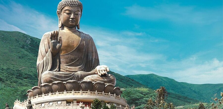 Hong Kong: Ngong Ping 360 Cable Car, Tai O & Big Buddha Tour - Inside a traditional Tai O stilt house